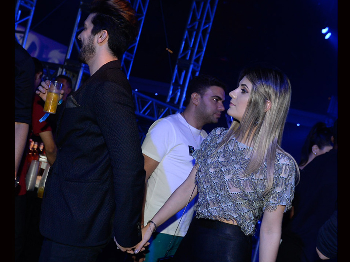 Luan Santana circula de mãos dadas com a ex, Jade Magalhães, em show da dupla Jorge & Mateus, em SP