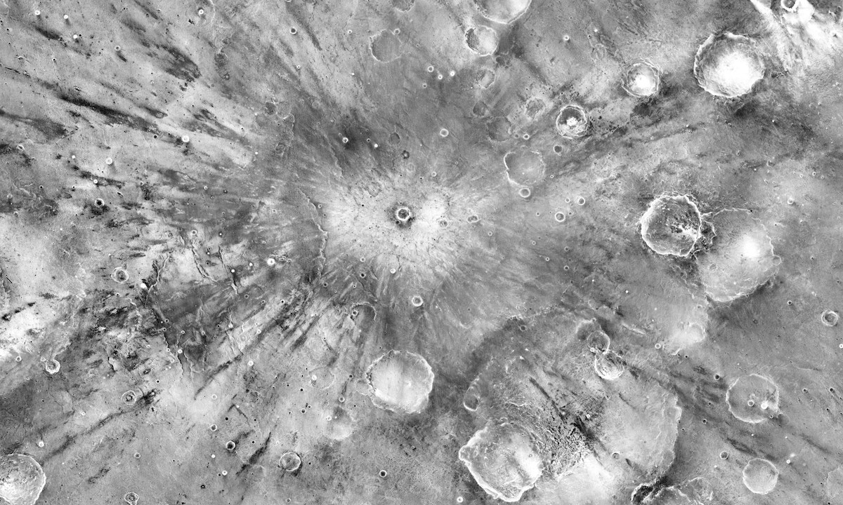 Imagens recolhidas pela sonda Odisseia 2001, que orbita ao redor do planeta, viabilizaram o novo registro