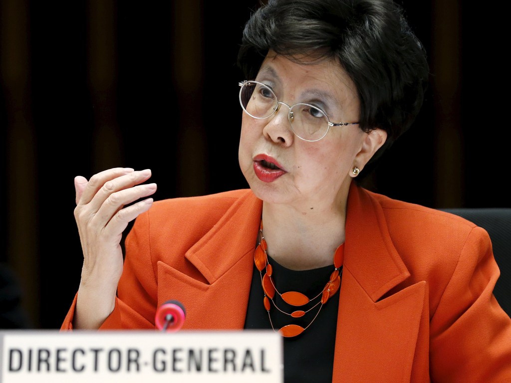A diretora -geral da OMS , Margaret Chan, discursa em Genebra, nesta segunda-feira (25)