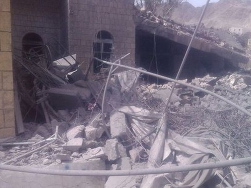 Hospital ao norte do Iêmen destruído por ataques aéreos