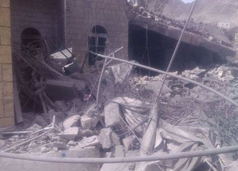 Hospital ao norte do Iêmen destruído por ataques aéreos