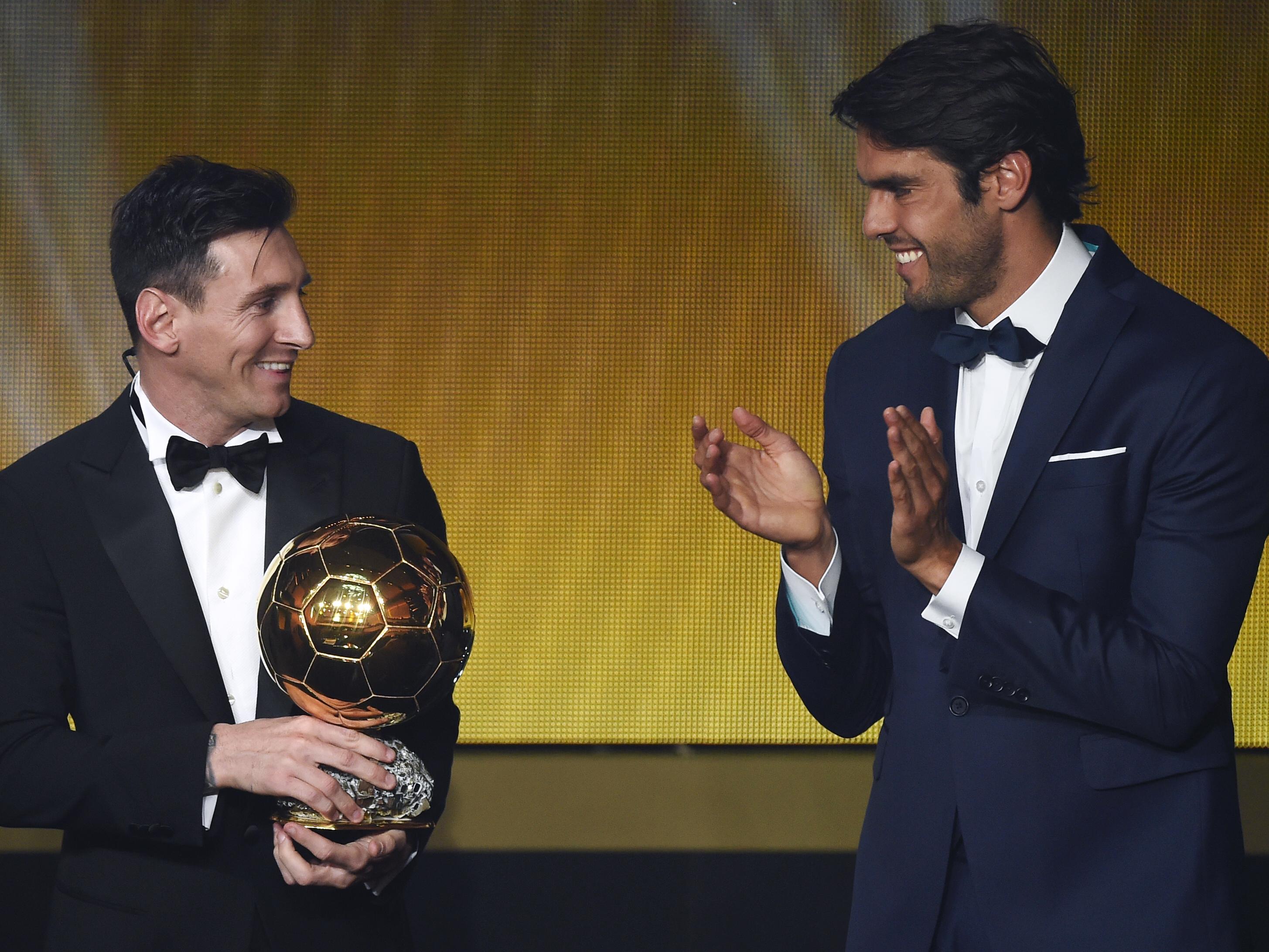 Messi e Kaká durante entrega da Bola de Ouro