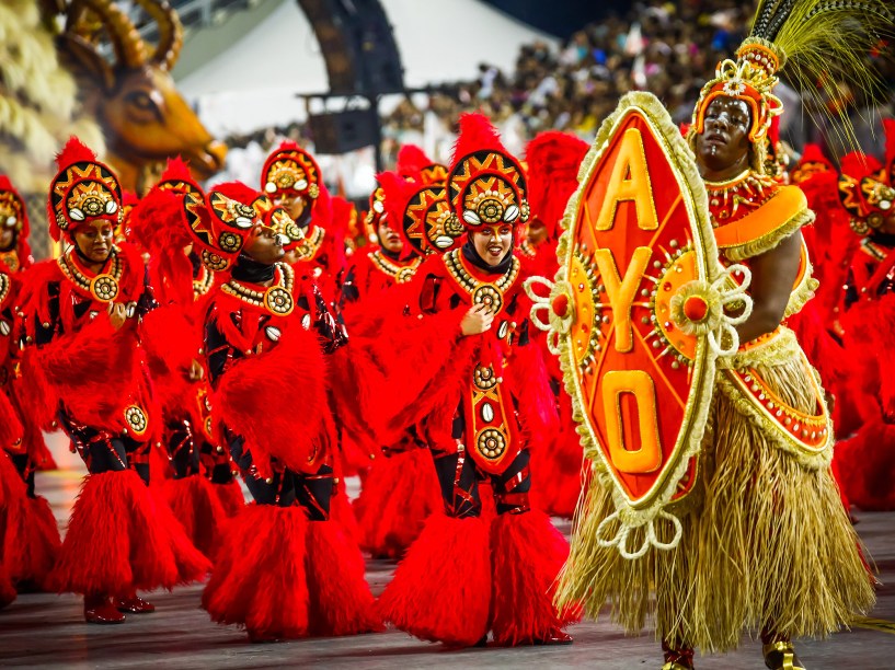 Mocidade Alegre desfila com o samba-enredo “Ayo – A alma ancestral do samba”, no Sambódromo do Anhembi