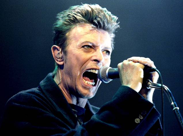 David Bowie durante show em Viena, na Áustria (1996)