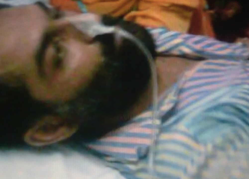 O prisioneiro paquistanês Abdul Basit condenado à morte por um homicídio em 2009, contraiu meningite tuberculosa enquanto estava na prisão e ficou paraplégico