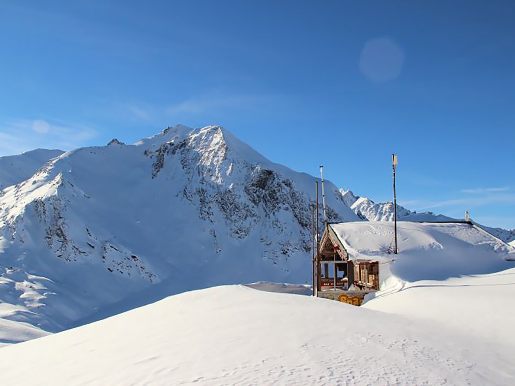 Imagem sem data do local de uma avalanche que matou cinco soldados perto do resort de Valfrejus, nos Alpes franceses