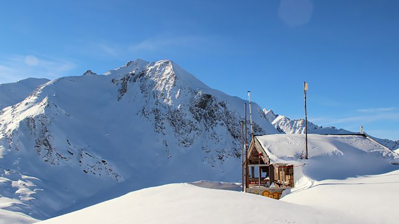 Imagem sem data do local de uma avalanche que matou cinco soldados perto do resort de Valfrejus, nos Alpes franceses