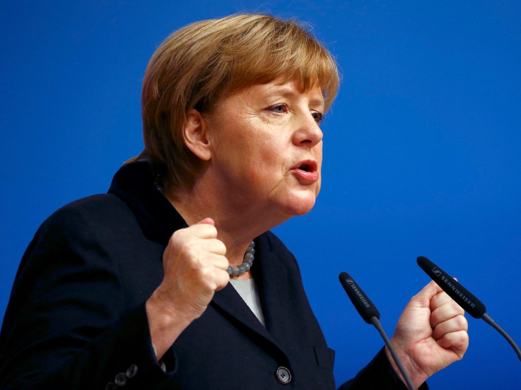 Angela Merkel discursa em congresso do partido CDU em Karlsruhe, na Alemanha - 14/12/2015