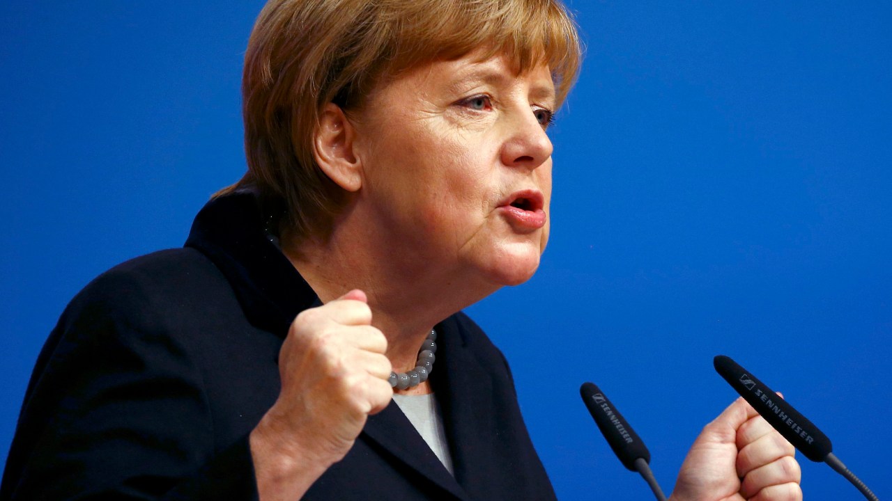 Angela Merkel discursa em congresso do partido CDU em Karlsruhe, na Alemanha - 14/12/2015
