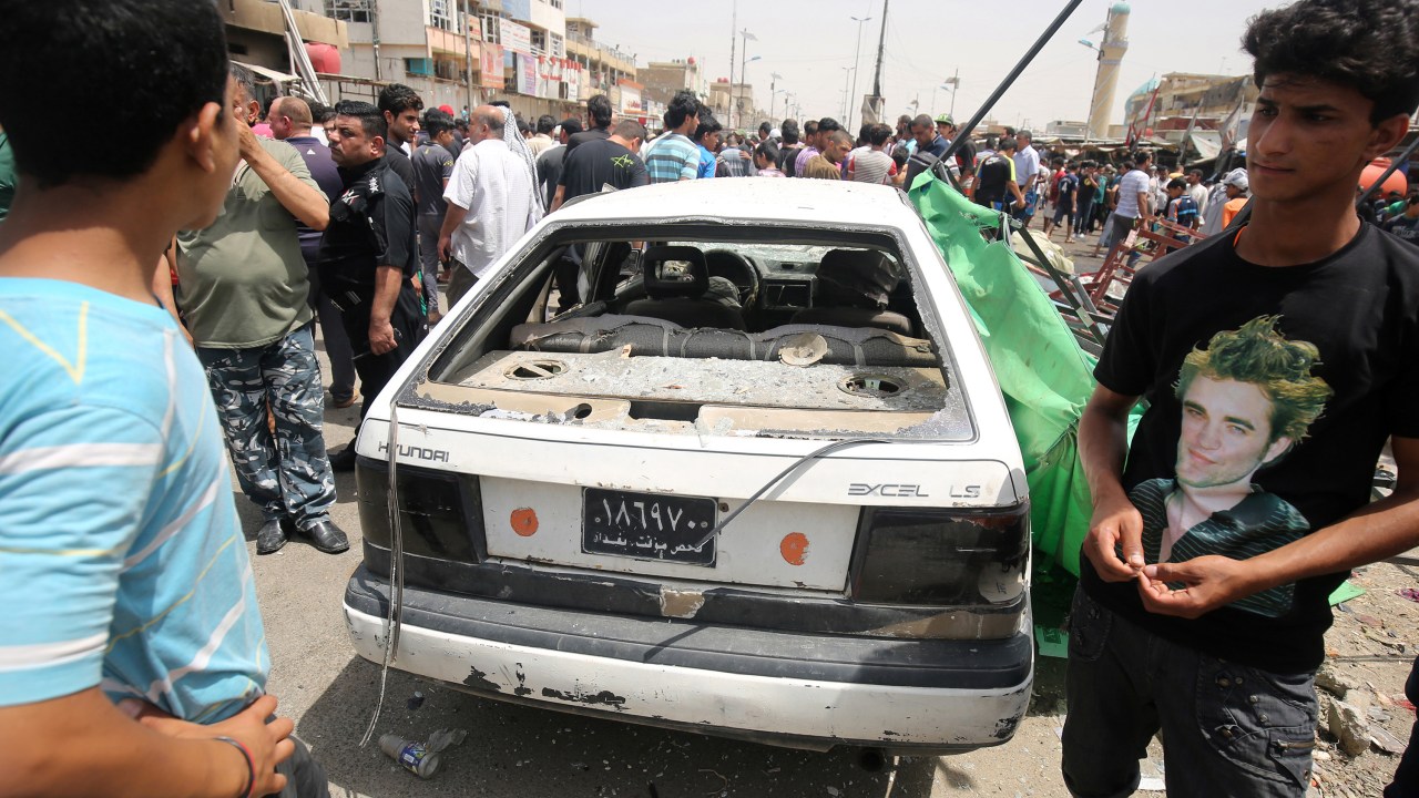 Ataque com carro-bomba provoca danos em Sadr City, em Bagdá