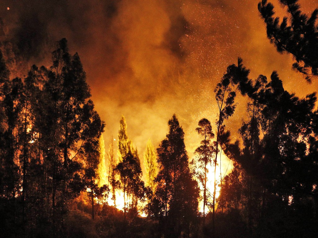 Incêndio próximo à cidade de Valparaíso