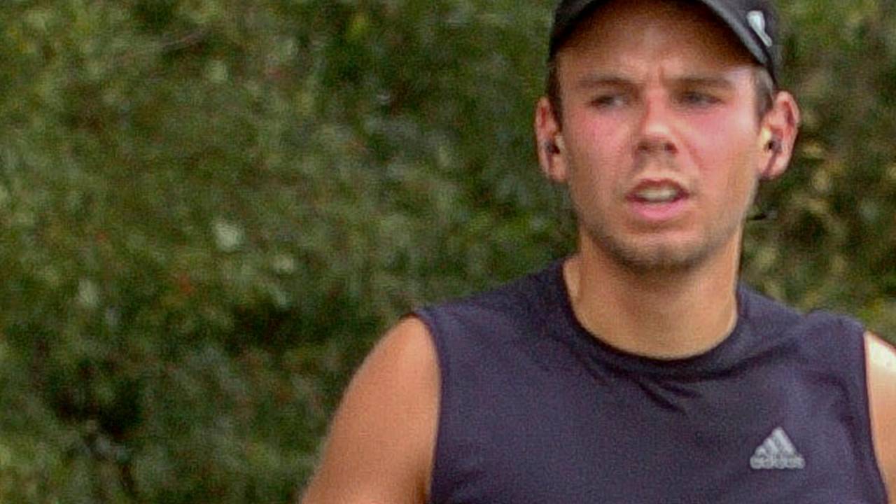 Andreas Lubitz fotografado em 2009 enquanto corria a meia maratona Airportrace em Hamburgo. O co-piloto é suspeito de ter derrubado deliberadamente avião Germanwings transportando 149 passageiros nos Alpes franceses