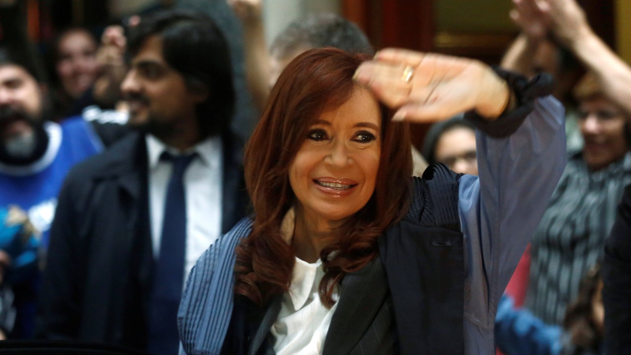 Cristina Kirchner presta depoimento em Buenos Aires