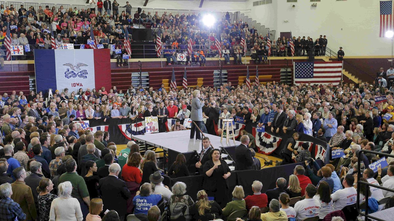 A candidata democrata à presidência dos Estados Unidos Hillary Clinton discursa durante evento de campanha em Des Moines, Iowa - 31/01/2016
