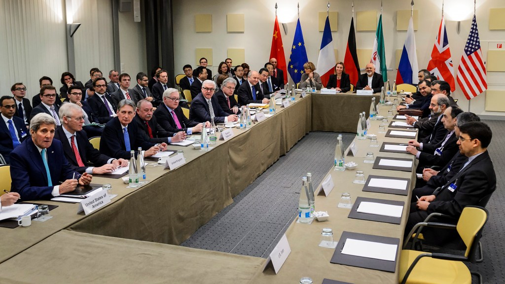 Reunião com autoridades do P5 + 1, a União Europeia e o Irã durante sessão plenária sobre negociações nucleares em Lausanne, na Suíça