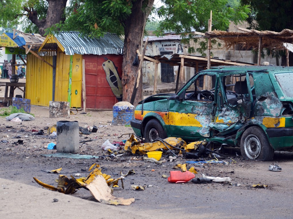 Vista geral da cena de uma explosão em um mercado da cidade Maiduguri, estado de Borno, no nordeste da Nigéria - 31/07/2015