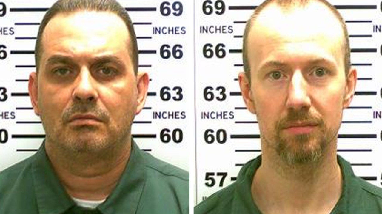 Os assassinos condenados Richard Matt (à esq.) e David Sweat, fugitivos da prisão de segurança máxima do estado de Nova York (EUA)
