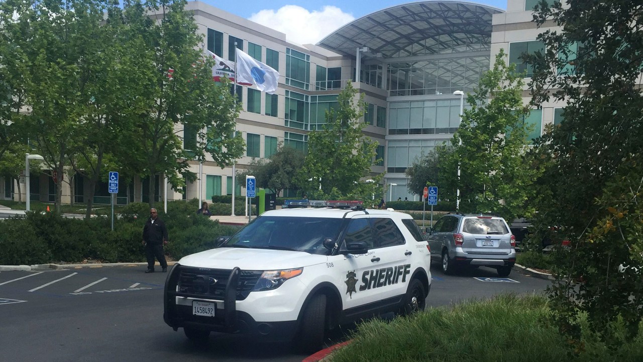 Homem é encontrado morto na sede da Apple, California
