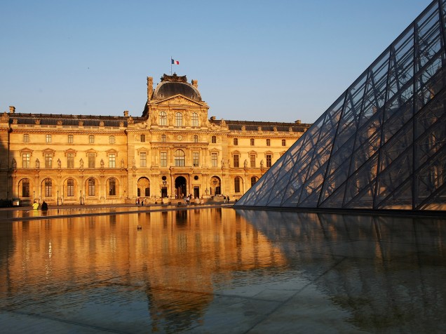 O Museu do Louvre, em Paris, cidade que foi a quinta mais influente nas artes plásticas em 2015, segundo a plataforma Artsy