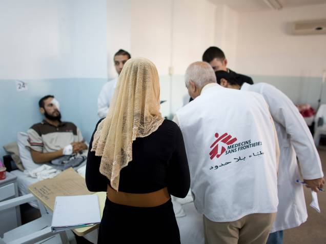 Atendimento a refugiados Sírios no hospital de MSF da Jordânia