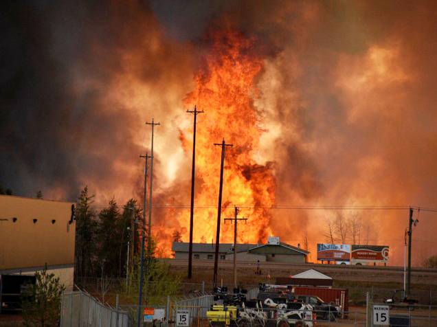 Incêndio florestal provocou a evacuação dos mais de 80 mil habitantes, da cidade de Fort McMurray, no Canadá - 03/05/2016