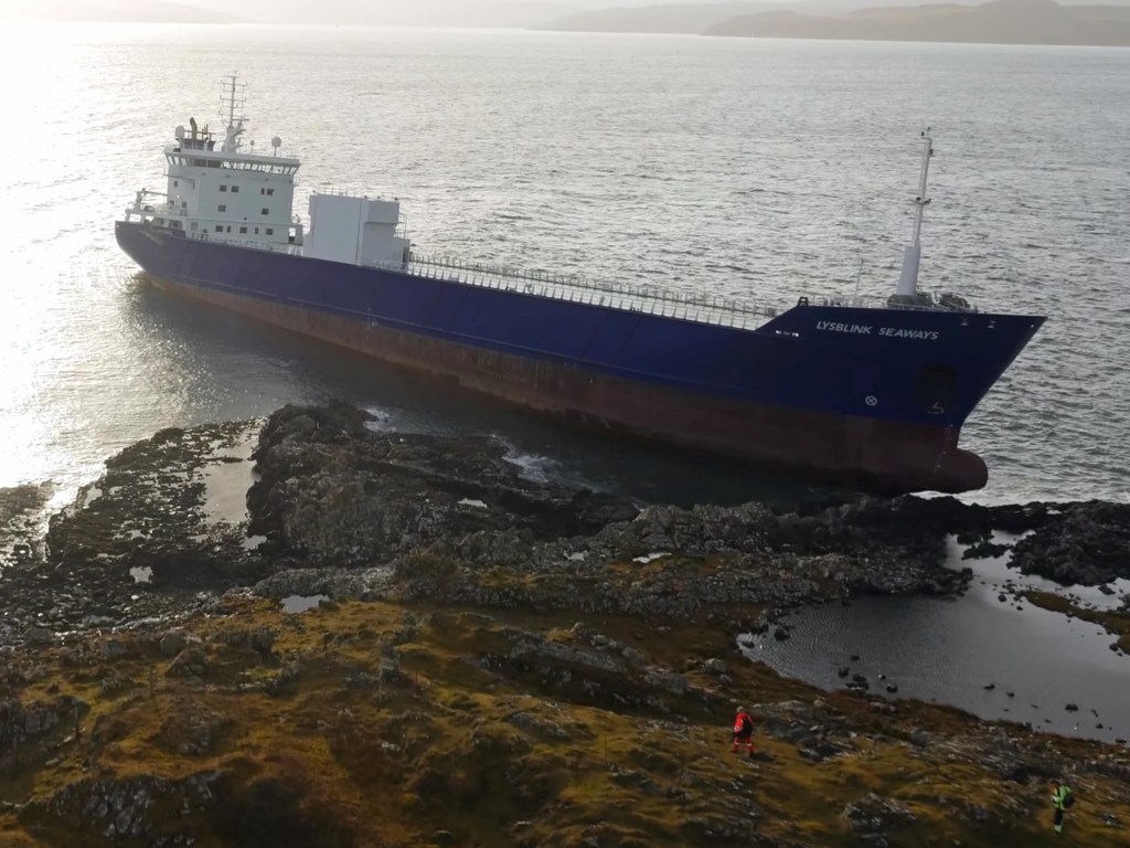 Navio russo Lysblink Seaways colidiu em fevereiro na costa da Escócia