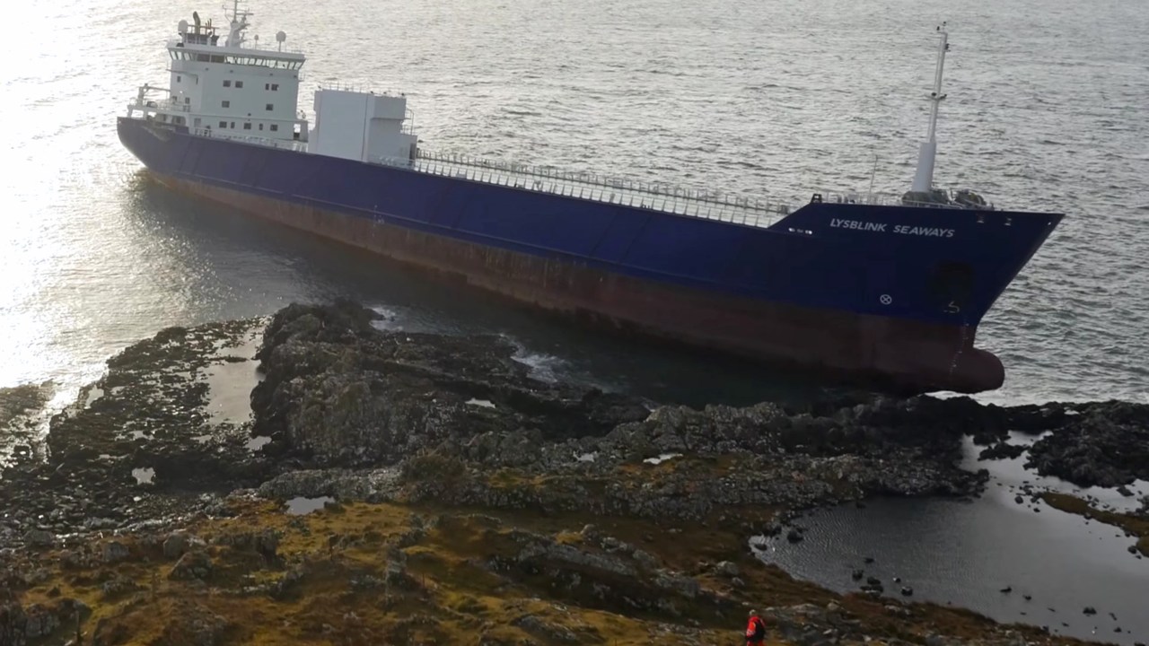 Navio russo Lysblink Seaways colidiu em fevereiro na costa da Escócia