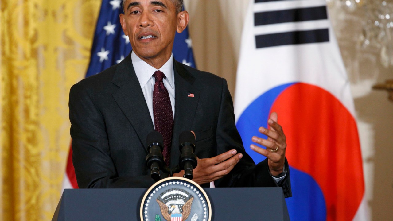 Presidente dos Estados Unidos, Barack Obama, durante coletiva de imprensa com a presidente da Coreia do Sul, Park Geun-hye, no Salão Leste da Casa Branca, em Washington - 16/10/2015