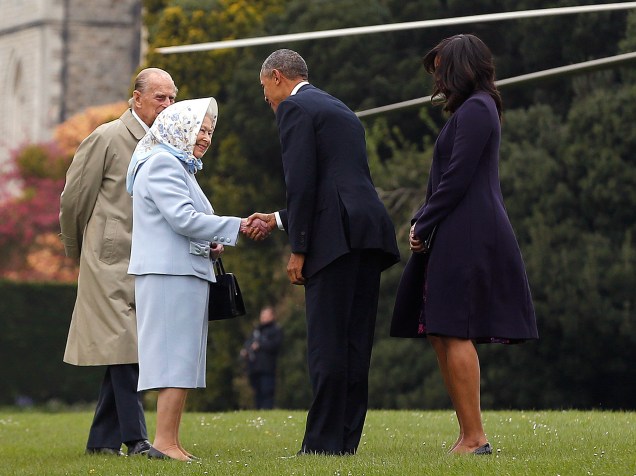 Presidente dos Estados Unidos Barack Obama e a primeira-dama Michelle cumprimentam a Rainha Elizabeth II e o Príncipe Phillip, Duque de Edinburgh, em visita do presidente a Londres - 22/04/2016