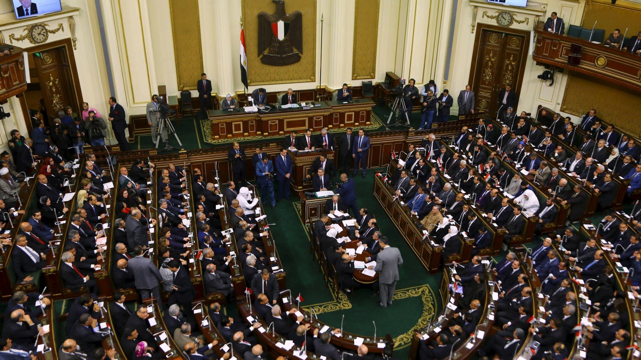 Parlamento egípcio é reaberto na cidade do Cairo mais de três anos depois de ter sido dissolvido