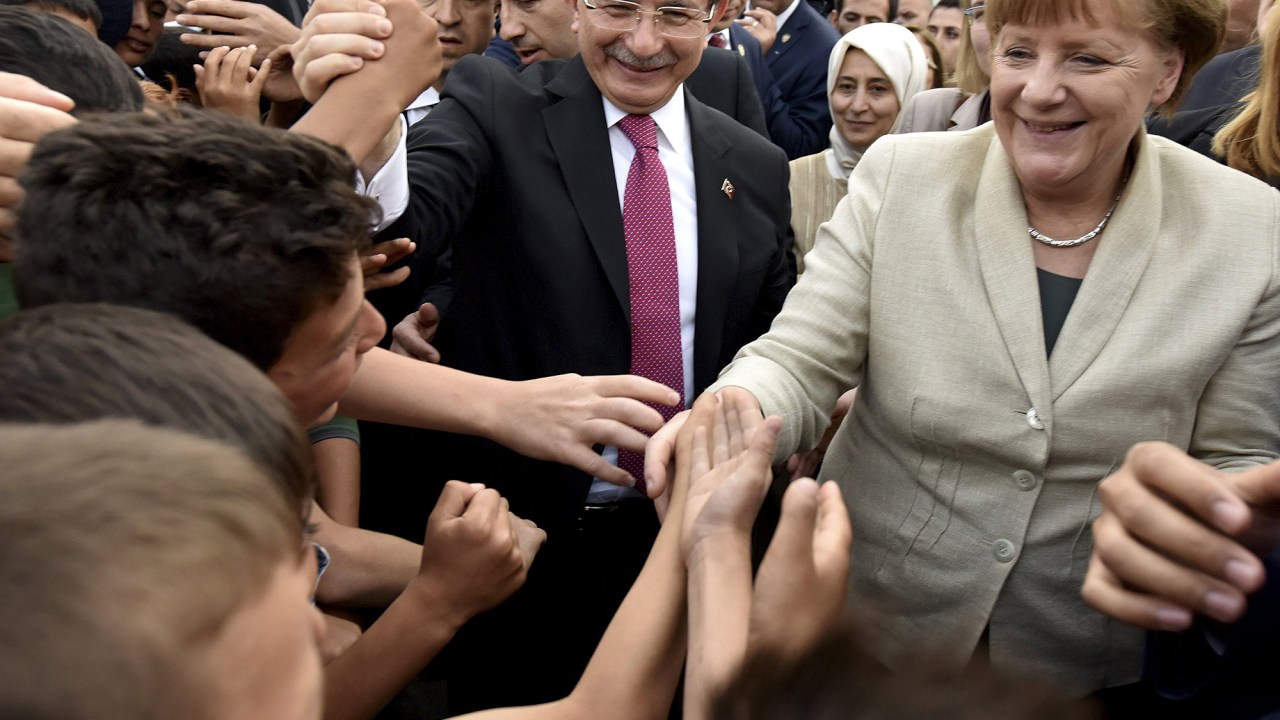Angela Merkel visita refugiados na Turquia