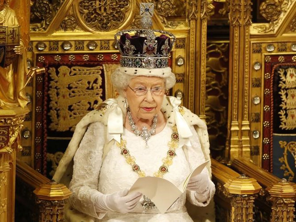 Rainha Elizabeth II discursa durante cerimônia no Parlamento, em Londres - 18/05/2016