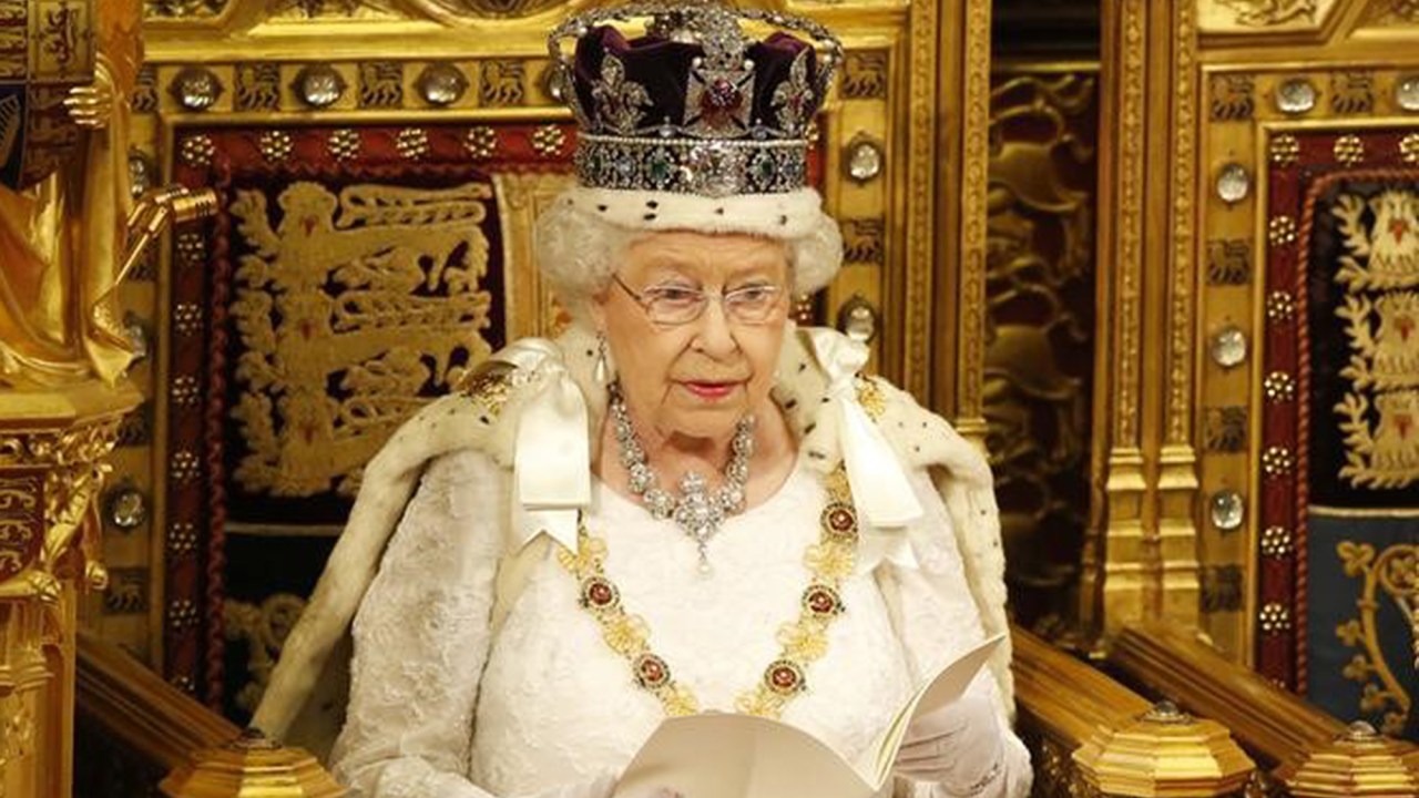 Rainha Elizabeth II discursa durante cerimônia no Parlamento, em Londres - 18/05/2016