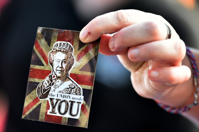 Cartão com a imagem da Rainha Elizabeth II em apoio à manutenção da Escócia no Reino Unido - 13/09/2014