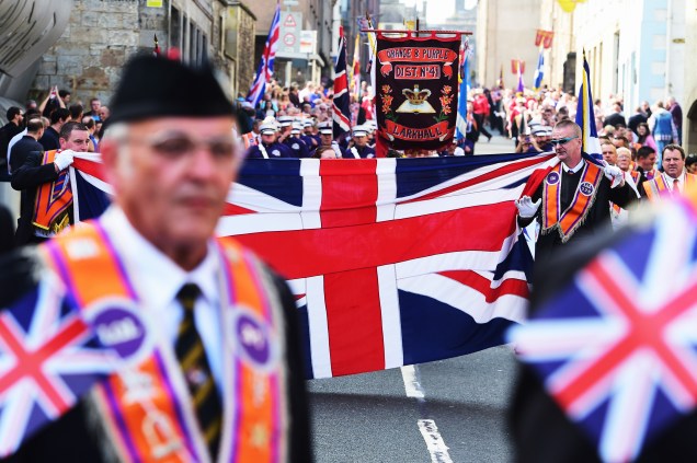 Milhares de protestantes da Irlanda do Norte e Escócia marcharam pelo centro de Edimburgo em apoio à manutenção da Escócia ao Reino Unido - 13/09/2014