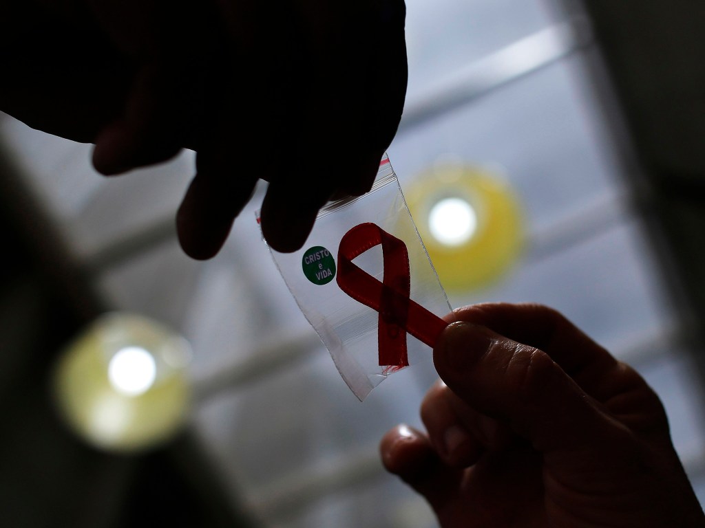 O "Tá na mão", criado pela Secretária Municipal da Saúde de São Paulo, calcula o risco de contrair o vírus HIV de acordo com as características de uma relação sexual