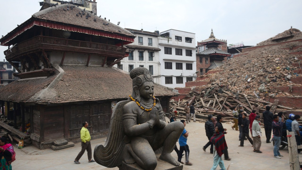 Terremoto de magnitude 7,8 atinge o Nepal e provoca mortes na Índia e na China
