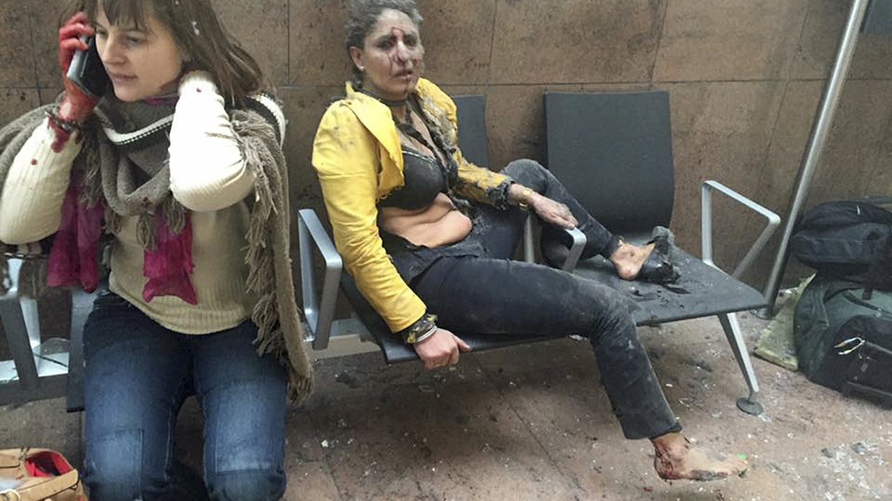 Dezenas de pessoas ficaram feridas após ataque terrorista no aeroporto de Zaventem, perto de Bruxelas, na Bélgica - 22/03/2016