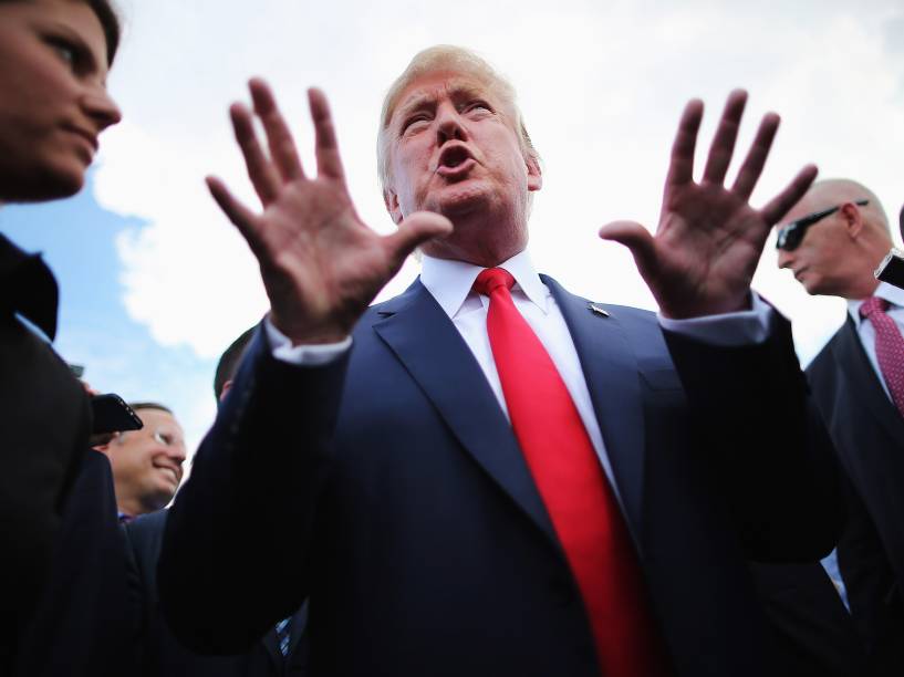O candidato republicano à presidência dos Estados Unidos, Donald Trump, participa de manifestação contra o acordo nuclear com o Irã no gramado do Capitólio em Washington - 09/09/2015