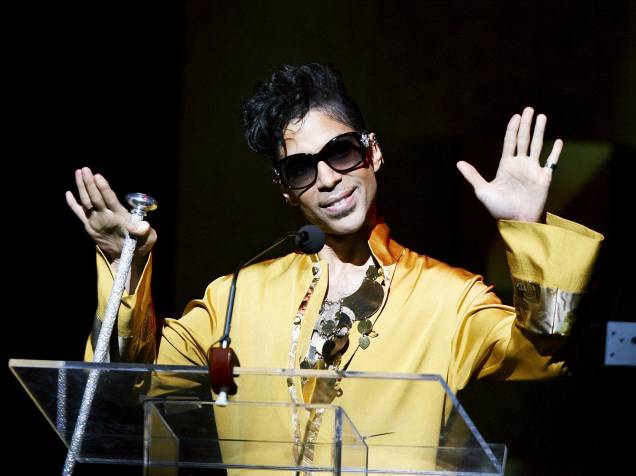 Prince durante cerimônia de aniversário de 75 anos do Teatro Apollo em Nova York em 2009
