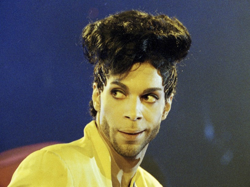 Prince durante show da turnê do album Diamons and Pearls em Londres no ano de 1992