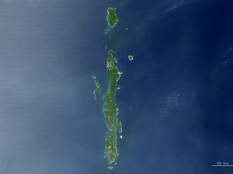 <p>Letra "I": A imagem do arquipélago indiano Andaman, foi feita pelo satélite Terra, em 10 de fevereiro de 2007</p>