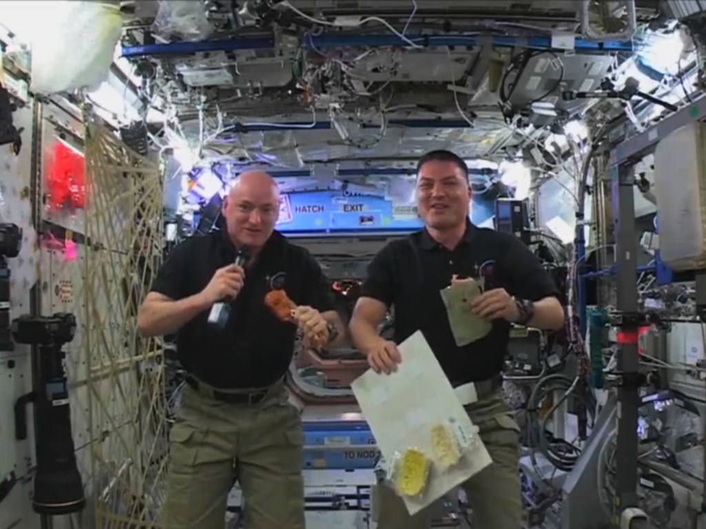 Scott Kelly, que estava a bordo da ISS, participa de uma missão que estuda os efeitos que a longa estadia no espaço pode causar no corpo humano