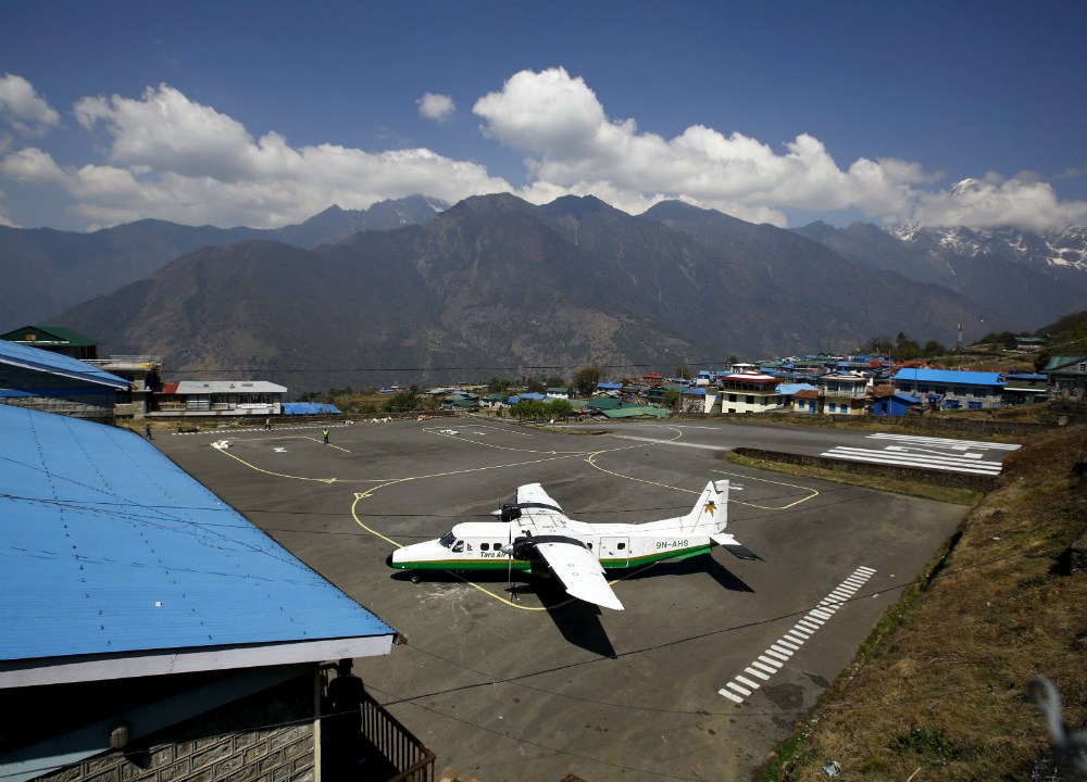 Avião da Tara Airlines similar ao que colidiu contra uma montanha no Nepal