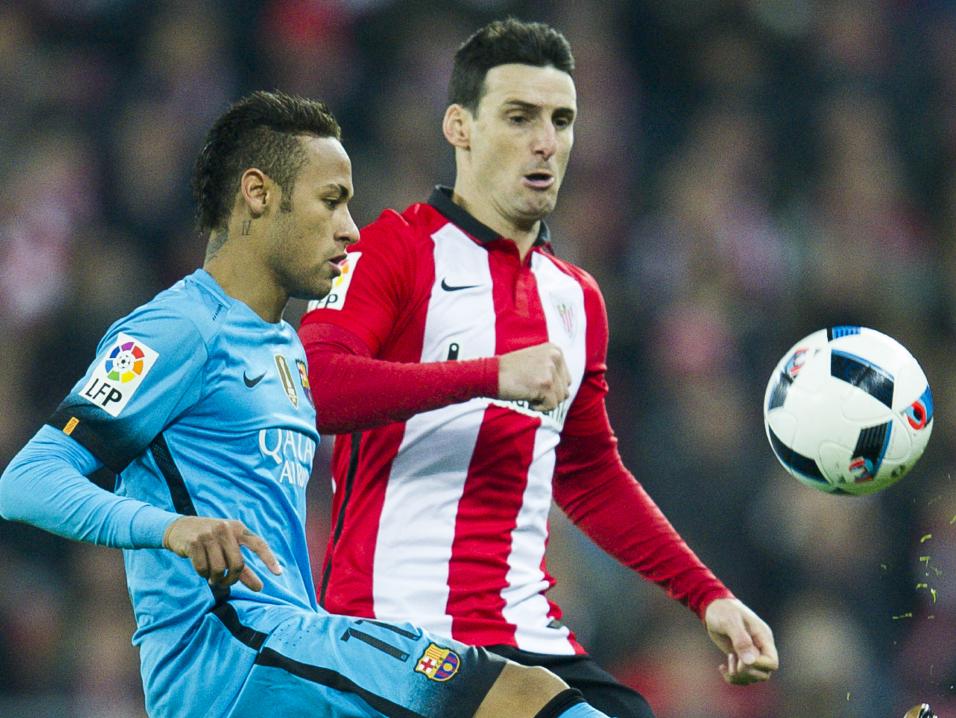 Neymar aplicou chapéu em Aduriz e, na sequência, se envolveu em confusão