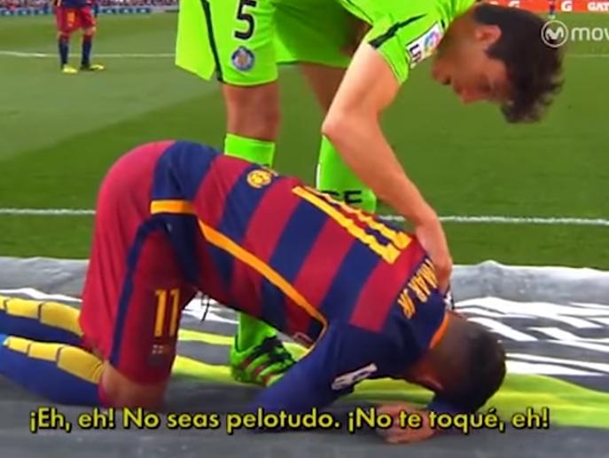 Defensor Santiago Vergini repreende Neymar no Camp Nou: "Não te toquei"