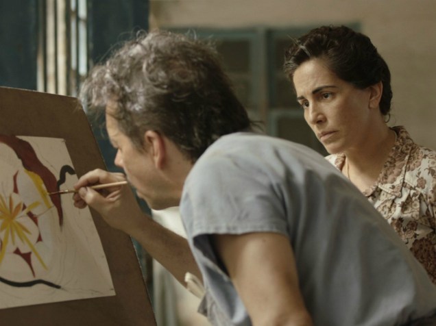 Gloria Pires e Julio Adrião em cena de Nise - O Coração da Loucura
