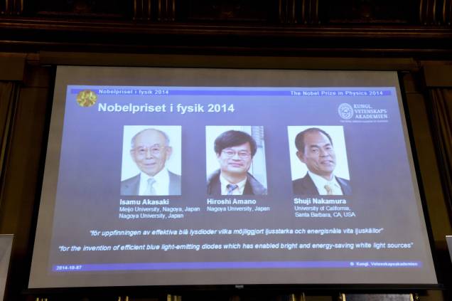 <p>Os cientistas japoneses Isamu Akasaki e Hiroshi Amano e o americano Shuji Nakamura foram os vencedores do prêmio Nobel de Física 2014 da Academia Real de Ciências da Suécia</p>