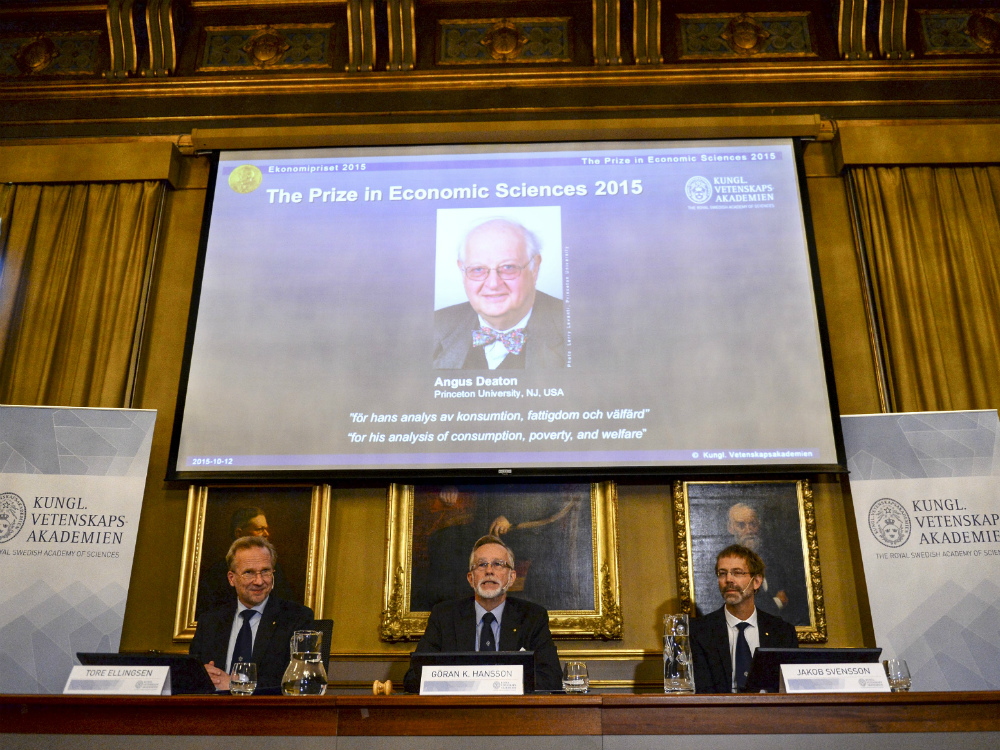 A Comissão do Prêmio Nobel anuncia Angus Deaton como o vencedor na categoria Economia