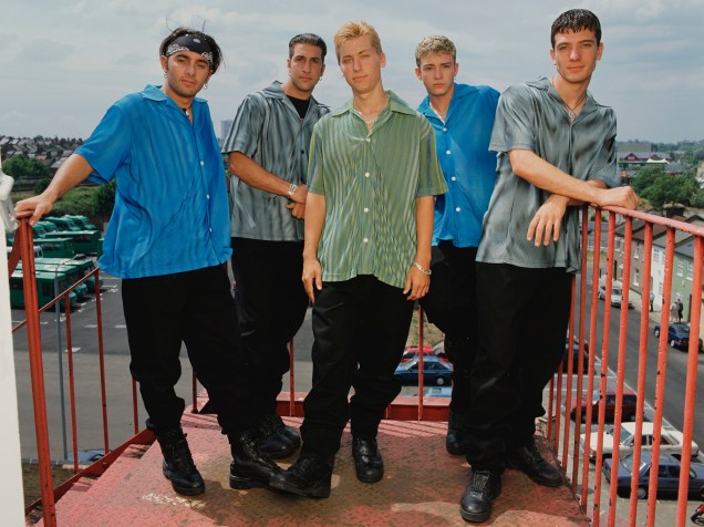 A boyband americana NSync em 1998. Da esquerda para a direita: Chris Kirkpatrick, Joey Fatone, Lance Bass, Justin Timberlake, JC Chasez